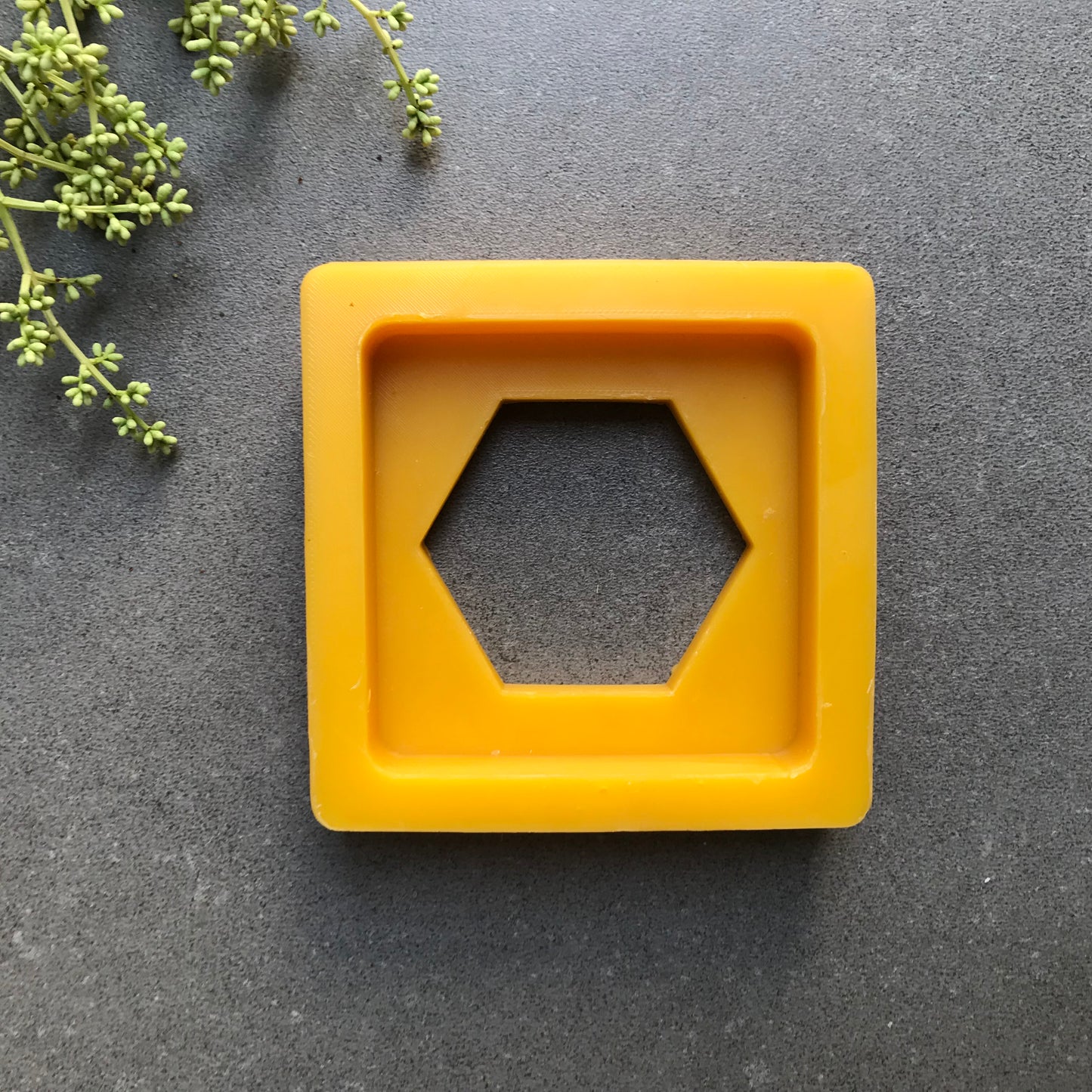 Portasapone in cera d'api "Cubo"